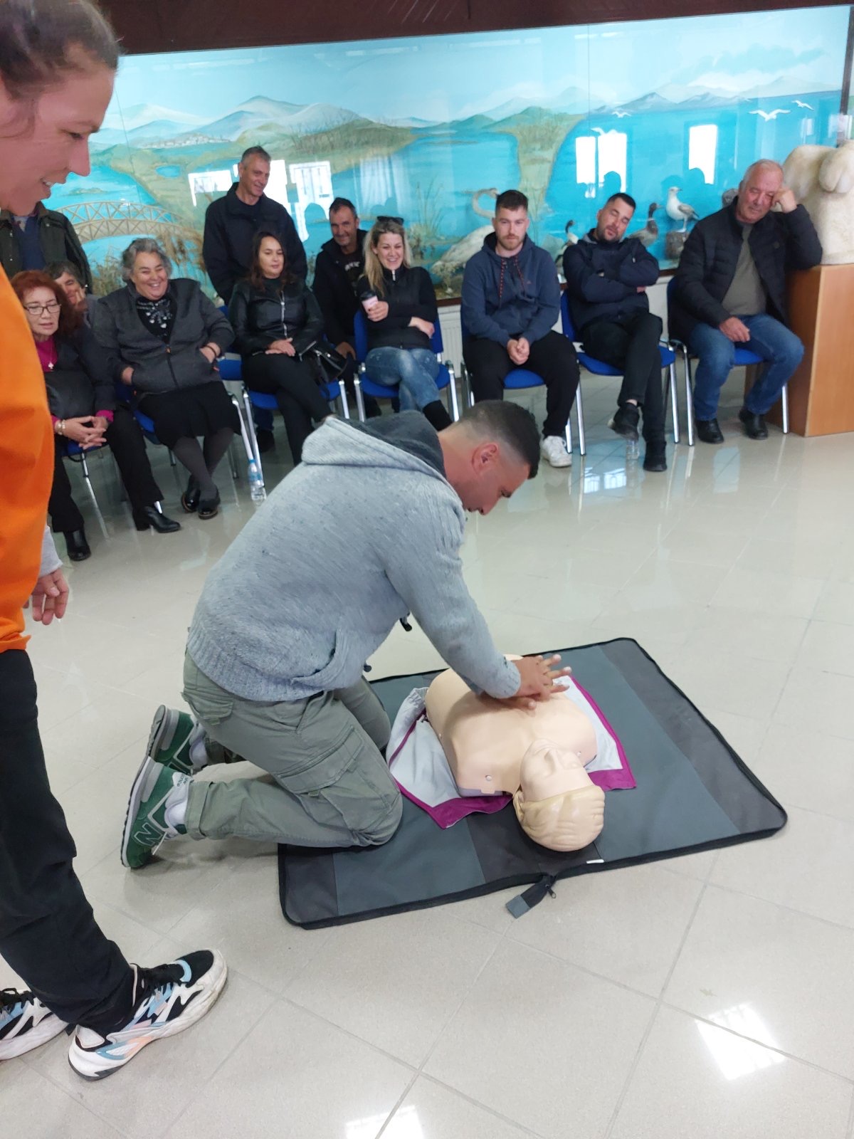 &Epsilon;&kappa;&pi;&alpha;ί&delta;&epsilon;&upsilon;&sigma;&eta; &mu;&alpha;&theta;&eta;&tau;ώ&nu; &sigma;&epsilon; &beta;&alpha;&sigma;&iota;&kappa;έ&sigmaf; &tau;&epsilon;&chi;&nu;&iota;&kappa;έ&sigmaf; &pi;&rho;ώ&tau;&omega;&nu; &beta;&omicron;&eta;&theta;&epsilon;&iota;ώ&nu;