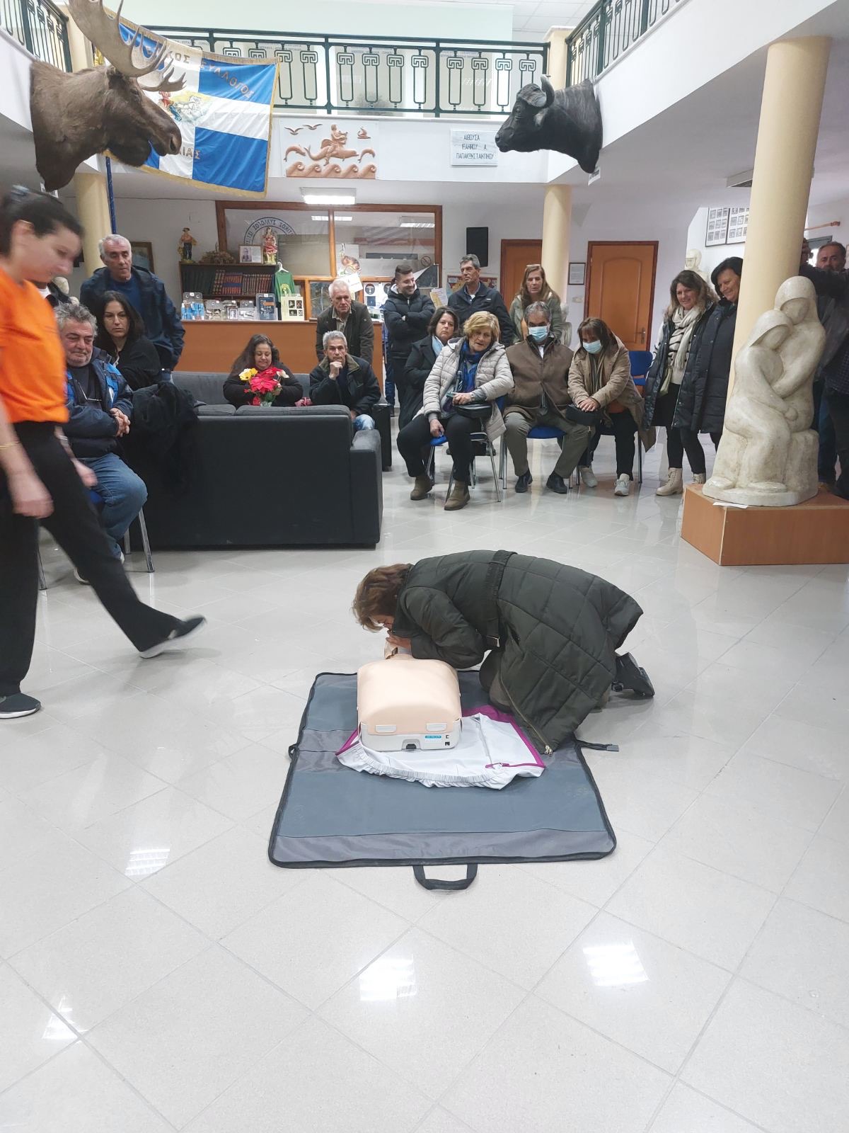 &Epsilon;&kappa;&pi;&alpha;ί&delta;&epsilon;&upsilon;&sigma;&eta; &delta;&iota;&alpha;&phi;ό&rho;&omega;&nu; &omicron;&mu;ά&delta;&omega;&nu;